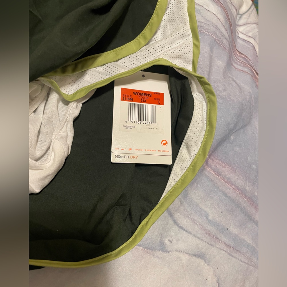Nike Tempo Running shorts, Sz L - Picture 3 of 4